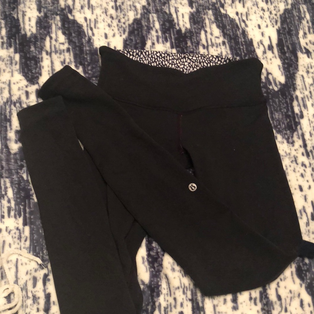 LULULEMON REVERSIBLE LEGGINGS